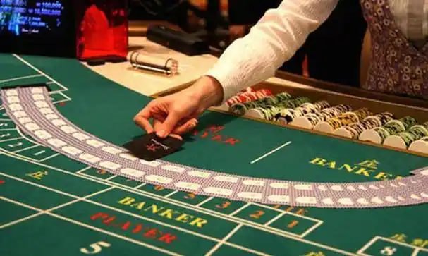 Exciting basketball game action in live sports betting environment